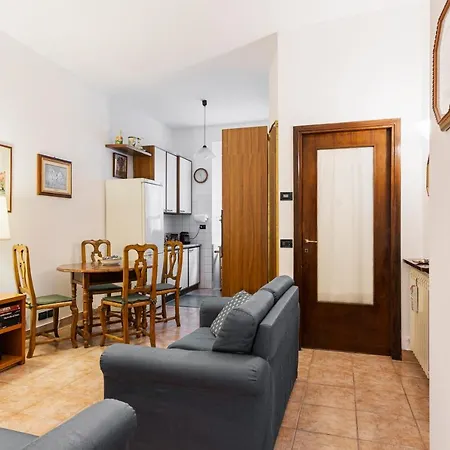 Hostmate - - Via Rovereto Lägenhet